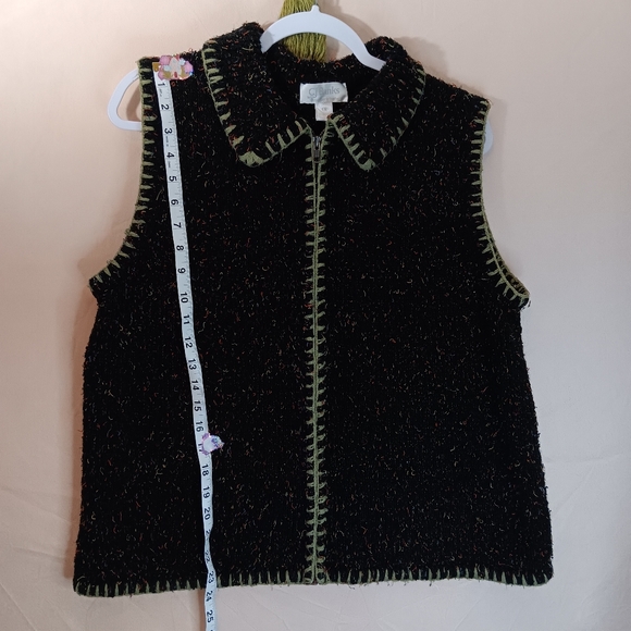 CJ Banks Sweaters - 🐳CJ Banks 1X plus size sweater vest black and green with multiple colors